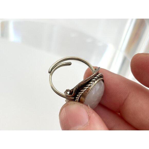 White Quartz Stone Southwest Style Silver T Adjustable Vintage Ring - sz 7 - Picture 9 of 10